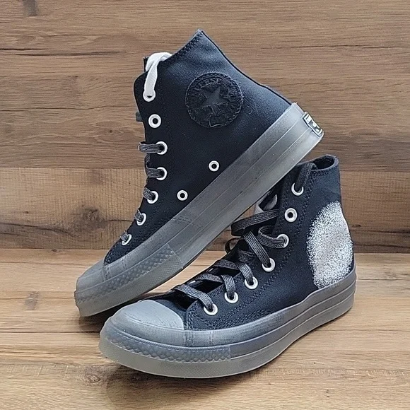 Converse high top Brand new in the box. - Picture 2 of 9